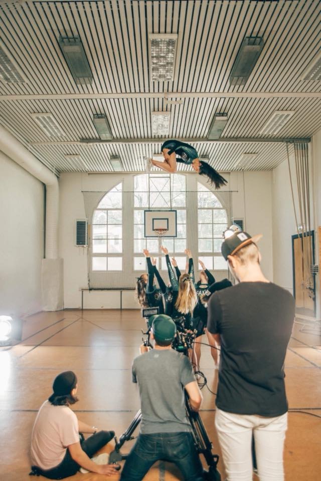Fame Cheerteam er med i musikkvideo til Silverstars